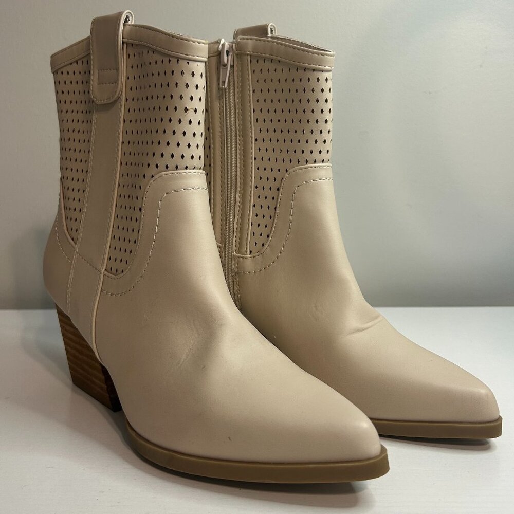 DV by Dolce Vita Kirby Ankle Boot, Tan 5.5